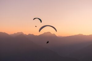 paragliding sun